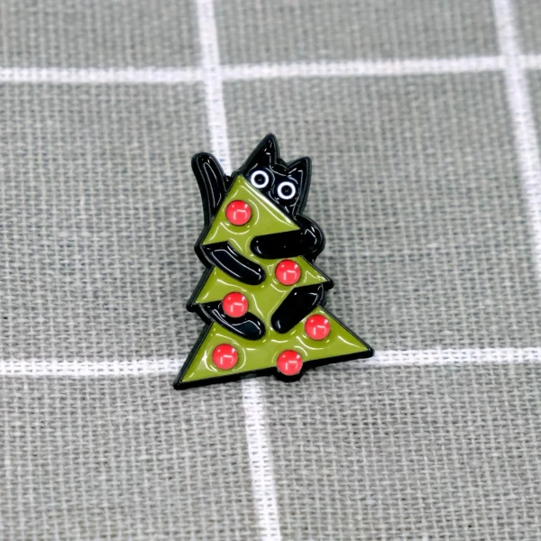 Pinarna.cz Černá kočička kolem vánočního stromečku