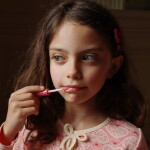 Konges Sløjd Sada třpytivých lesků na rty – 5 ks, růžová barva, plast