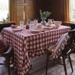 Strömshaga Petrolejová lampa Red Brass Medium, červená barva, sklo, kov