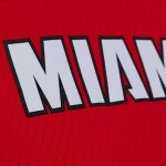Mitchell & Ness Pánský dres Miami Heat NBA Alonzo Mourning #33 2005-06 Swingman Velikost: L