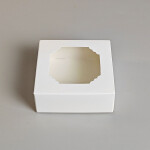 Cake star krabička bílá s okénkem nízka 9x9x3,5cm
