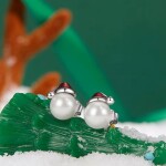 Stříbrné vánoční náušnice s čepičkou Santa Clause – stříbro 925/1000, Stříbrná Bílá