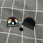 Pinarna.cz Černá naštvaná kočka - Need more coffee / Potřebuji více kávy