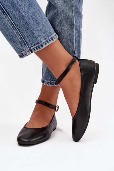 Dámské baleríny s páskem a přezkou Černé Janelor 37