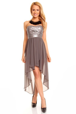 Dámské společenské šaty model 15042379 asymetrickou sukní šedé Šedá Mayaadi Velikost: