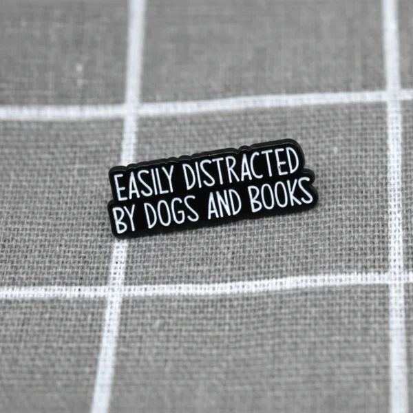 Pinarna.cz Easily distracted by dogs and books / Snadno se nechá rozptýlit psy a knihami