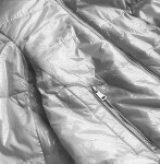 Krátká stříbrná prošívaná dámská bunda se stojáčkem (B9567) odcienie szarości
