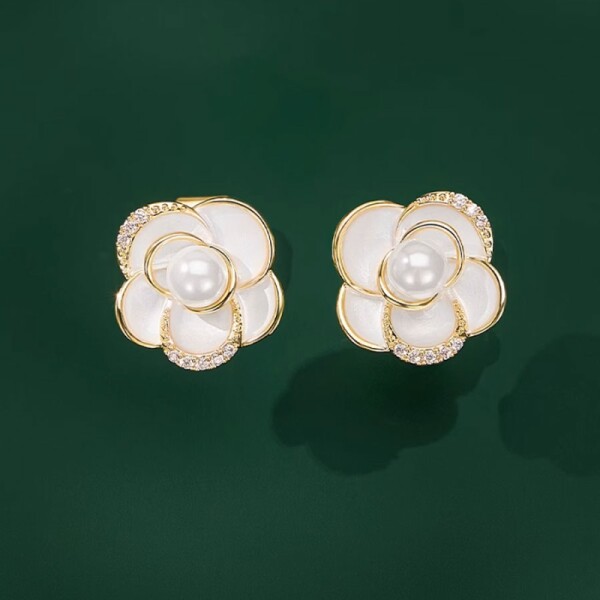 Náušnice v podobě rozkvetlé květiny Medina, Zlatá