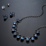 Souprava náhrdelníku a náušnic Swarovski Elements Salvia, Tmavě modrá 44 cm + 5 cm (prodloužení)