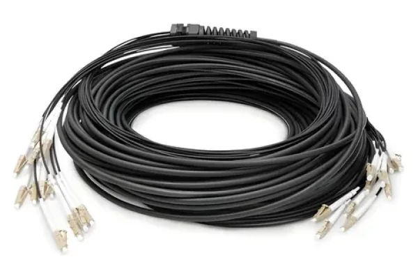 Digitus / Optický breakout kabel / LC/LC UPC / OM4 50/125 / 12 vláken / 30 m (DK-2433CU030BK-BBB)