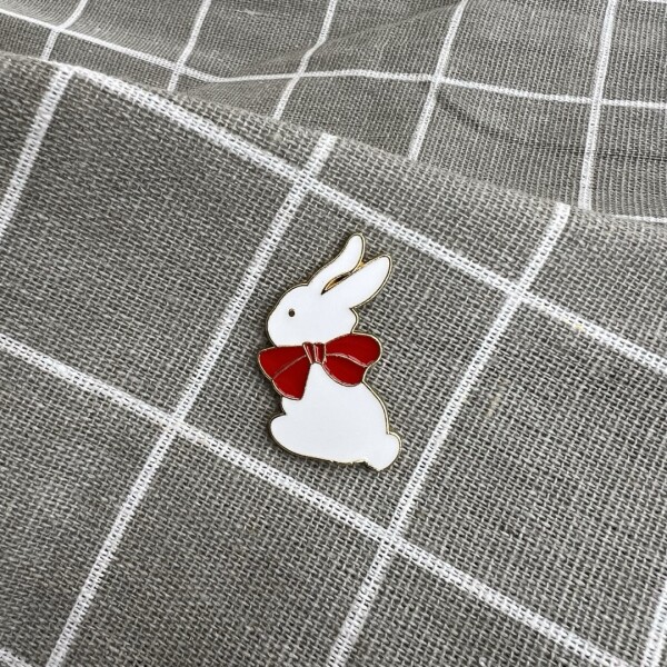 Pinarna.cz Bílý králíček s červenou mašlí