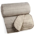 DumDekorace Béžový elegantní dekorativní přehoz do ložnice Šířka: 170 cm | Délka: 210 cm