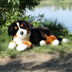 Eco-Friendly Velký bernský salašnický pes ležící 89 cm