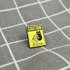 Pinarna.cz Caution - Cat at play / Pozor - kočka si hraje