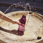 HAY Lahev na vodu Miz No. 2 Red – 540 ml, červená barva, plast
