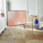 Pedestal Designový stojan na televizi Moon Rollin' Pearl, krémová barva, kov