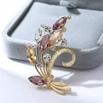 Brož se zirkony a krystaly Swarovski Elements Carolina - květina, Zlatá