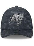 New Era Pánská kšiltovka Tampa Bay Buccaneers NFL 2026 Salute to Service 39THIRTY M-Crown Flex Velikost: L/XL