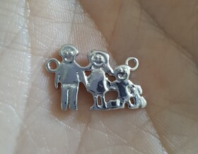Mosazný mezidíl - platinový - rodina - 17 ~ 18 x 11 x 1 mm - 1 ks