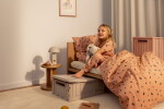 LIEWOOD Skládací přepravka s víkem a kolečky Weston Sandy 20 l, béžová barva, plast