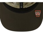 New Era Pánská kšiltovka Cincinnati Bengals NFL 2025 Salute to Service 9SEVENTY Trucker Snapback
