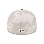 New Era Pánská kšiltovka Chicago White Sox MLB 2025 Authentic Armed Forces Pre-Curved 59FIFTY Fitted Velikost: 7 3/8