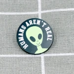 Pinarna.cz Mimozemšťan - Humans aren't real / Lidé nejsou skuteční