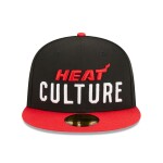 New Era Pánská kšiltovka Miami Heat NBA 2023 City Edition 59FIFTY Fitted Velikost: 7 1/2