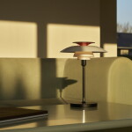 Louis Poulsen Přenosná lampa PH 80 Portable Chrome, bílá barva, plast