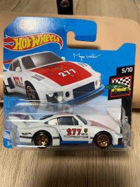 HOT WHEELS 5/10 HW RACE DAY PORSCHE 935 modrý podvozek