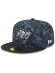 New Era Pánská kšiltovka Tampa Bay Buccaneers NFL 2026 Salute to Service 59FIFTY Fitted Velikost: 7 5/8