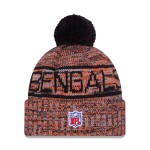New Era Pánská zimní čepice Cincinnati Bengals NFL Throwback 2025 Sideline Sport Knit