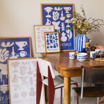 Bella Rose Plakát Family Treasures Beige / Blue 50 x 70 cm, modrá barva