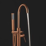 REA - Volně stojící baterie Lungo brush copper REA-B7495