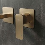 REA - Podomítková vanová baterie Arlo Brush Gold REA-B5611