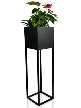 DumDekorace Černý vysoký minimalistický kovový květináč 22 X 22 X 80 cm