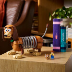 LEGO LEGO® │ Disney 43301 Knižní zarážky: Slinky z filmu Toy Story