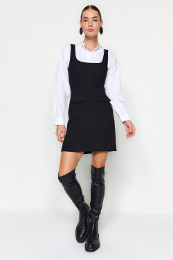 Trendyol Černé rovné kapesní detaily se čtvercovým výstřihem Mini tkané šaty