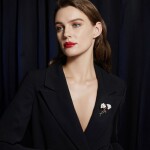 Luxusní květinová brož s beruškou - bílé perly, zirkony, Zlatá Bílá