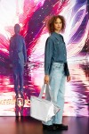 Nákupní taška přes rameno Reisenthel Shopper M Silver crackle