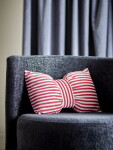 Bloomingville Dekorativní polštář Livia Red 45 × 30 cm, červená barva, textil