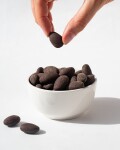 Vilgain Mandle v čokoládě – hořká čokoláda 250 g