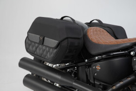 Harley-Davidson Softail Street Bob (17-) - sada bočních tašek Legend Gear LH SW-Motech