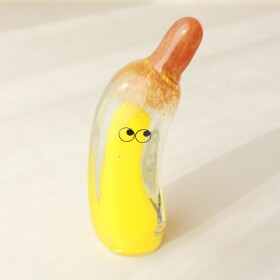 Studio Arhoj Skleněná figurka Crystal Blob Cute Flamer, žlutá barva, sklo