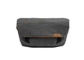 Peak Design Field Pouch v2 tmavě šedá (Charcoal) / Kapsa (BP-CH-3)