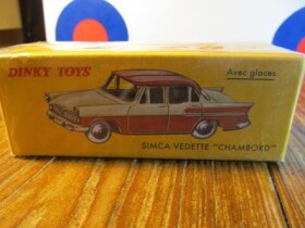 Dinky Toys - Simca Vedette