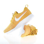 Dámské boty Rosherun Flyknit 704927-700 Nike EU 36,5