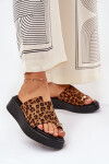Dámské sandály na platformě a nízkém klínku s ozdobným detailem imitace leopardí kůže hnědé Saqesse 37