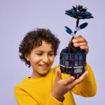 LEGO LEGO® Wednesday 76784 Černá jiřina