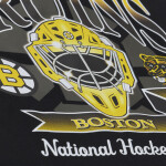 Mitchell & Ness Pánská mikina Boston Bruins NHL Street Graphics Core Hoodie Velikost: XL